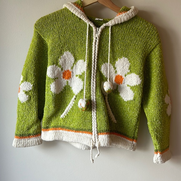 Children’s hand kint sweater with elf hood - Picture 4 of 10